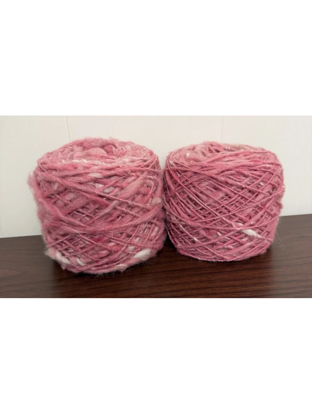 100% Wool Bulky Slub Yarn 391 Yds Mauve Pink 230g (2 Cakes)